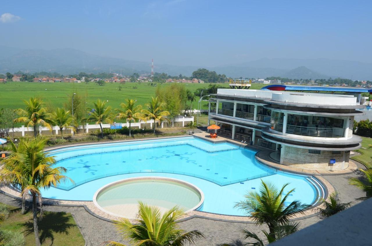 Sutanraja Hotel & Convention Centre Soreang Exterior photo